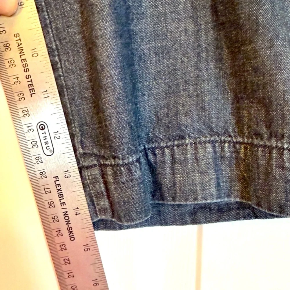 Ann Taylor Signature Blue Denim Bermuda Shorts Size 4 100% Cotton